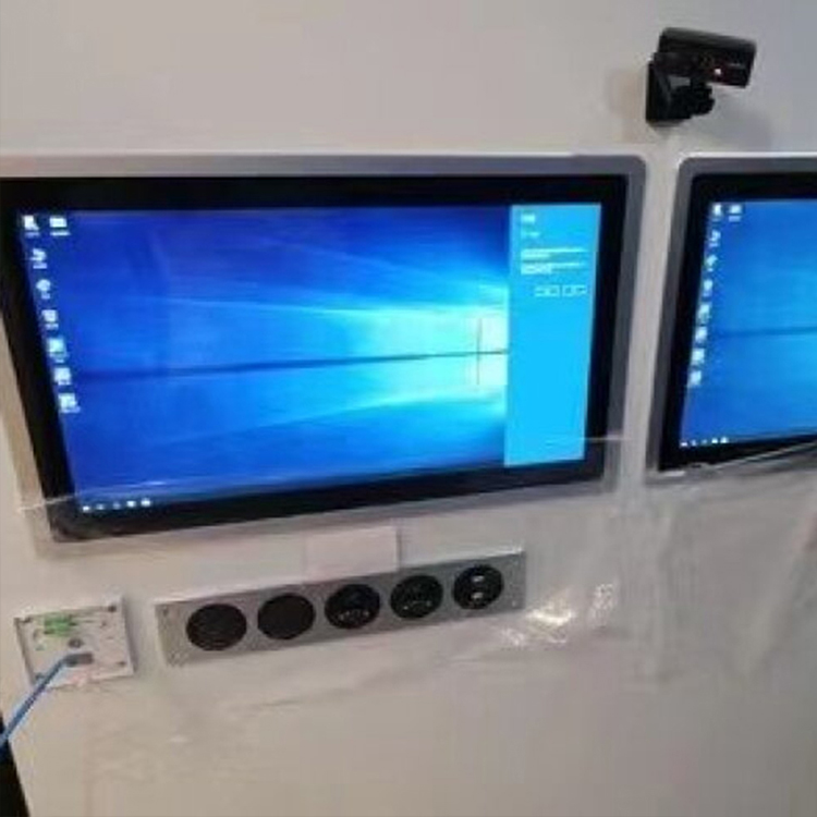 Computer use in Frozen warehouse